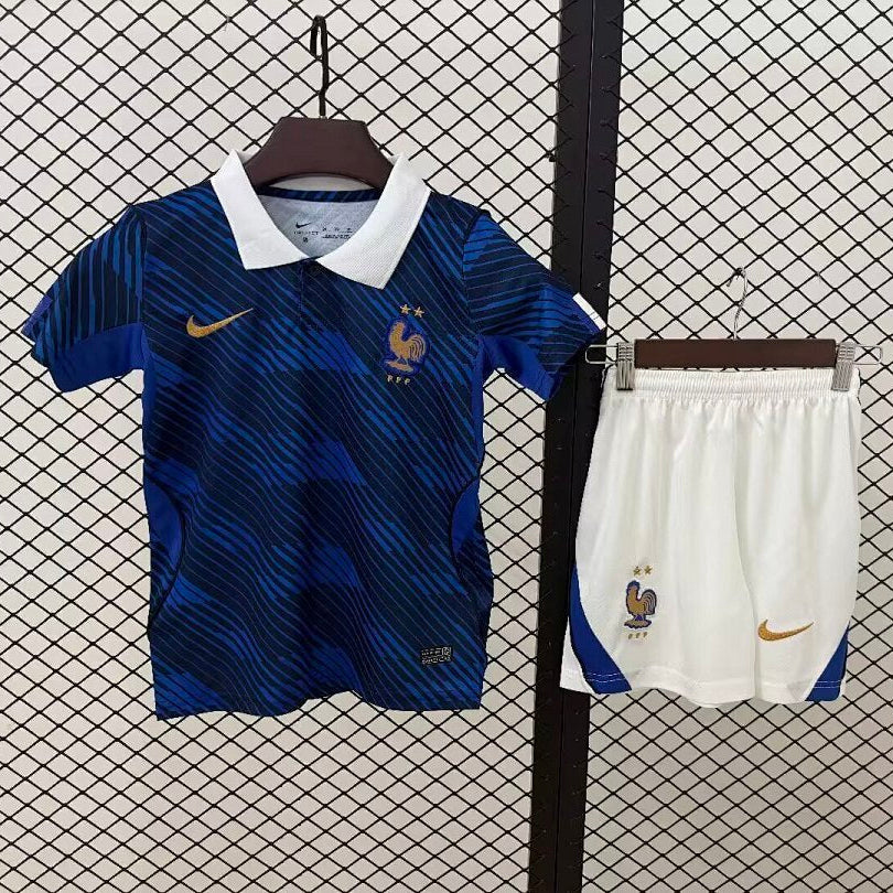 Maillot FRANCE + Short pour enfant 2026/2027 Coupe du Monde — Maillot de football