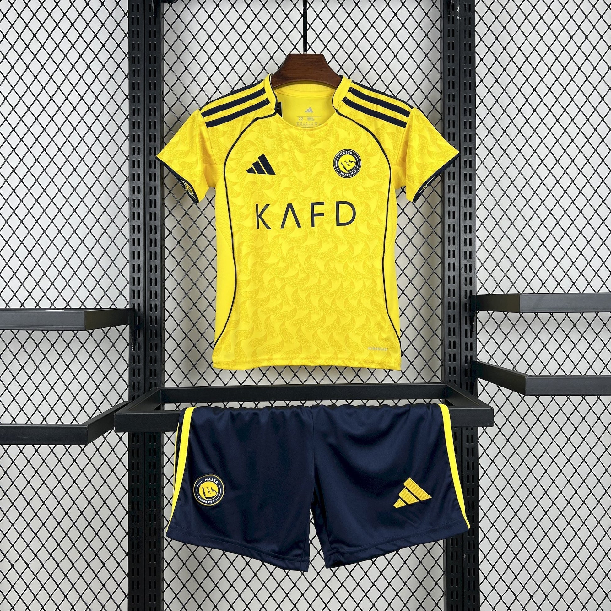 Maillot Al-Nassr FC 2026 Version Fans (ENFANTS) + Shorts — Maillot de football