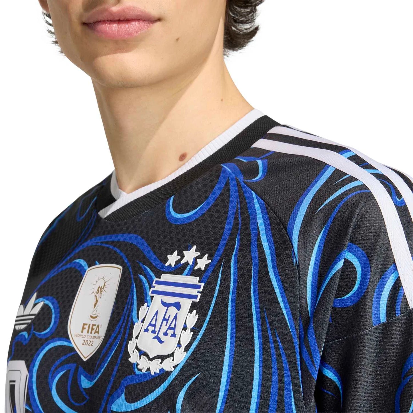 argentine-away-2025-26-detail.webp
