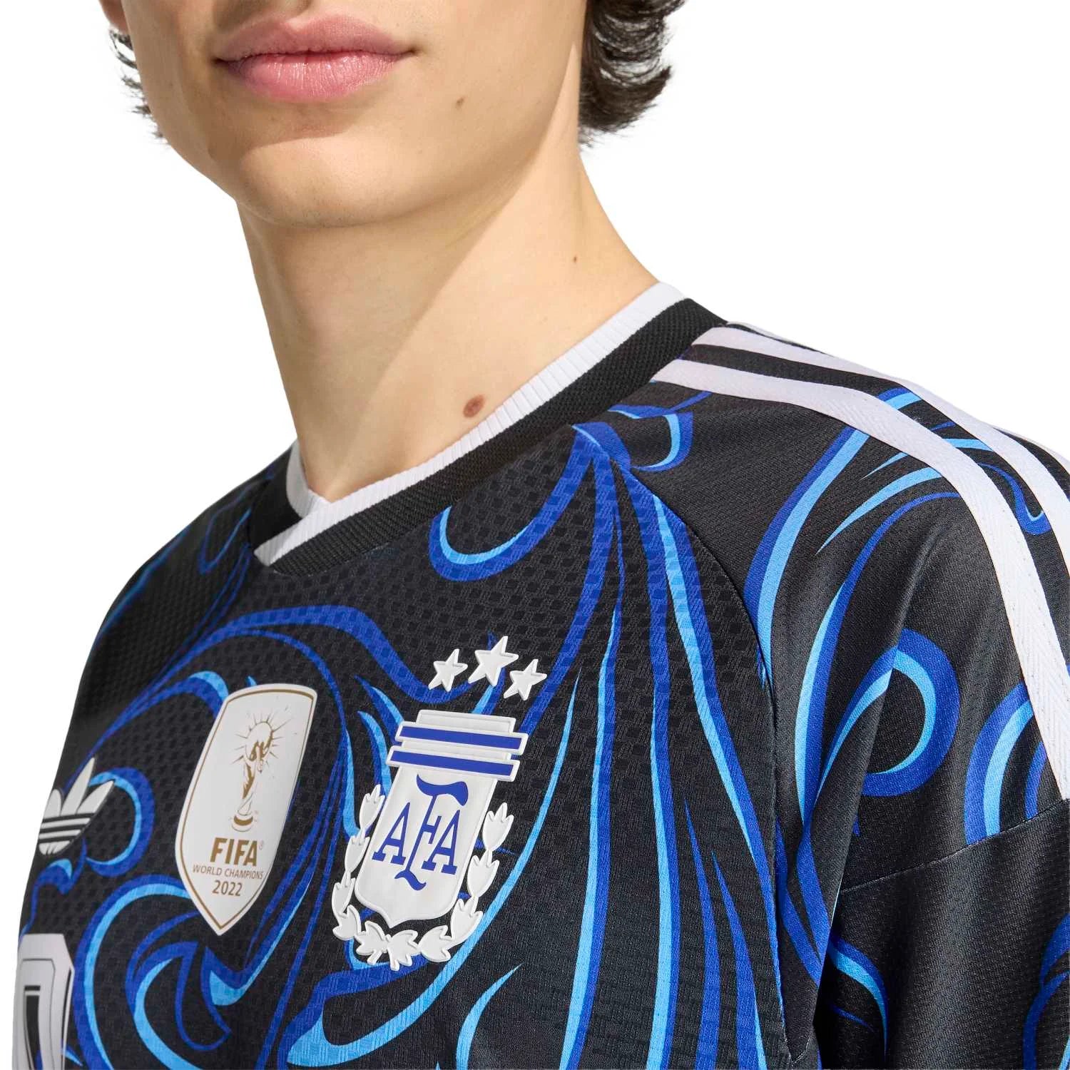 argentine-away-2025-26-detail.webp