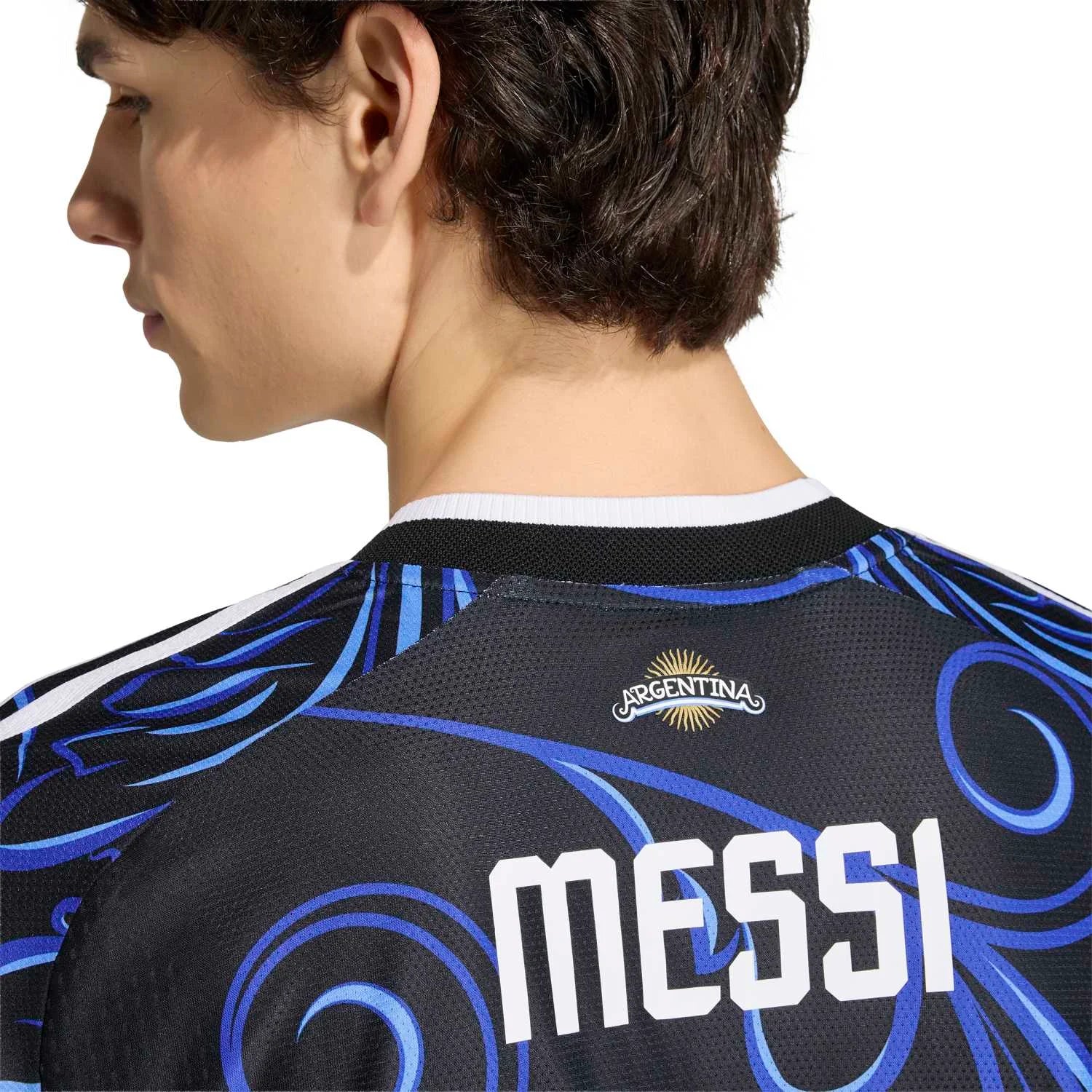 argentine-away-2025-26-side.webp