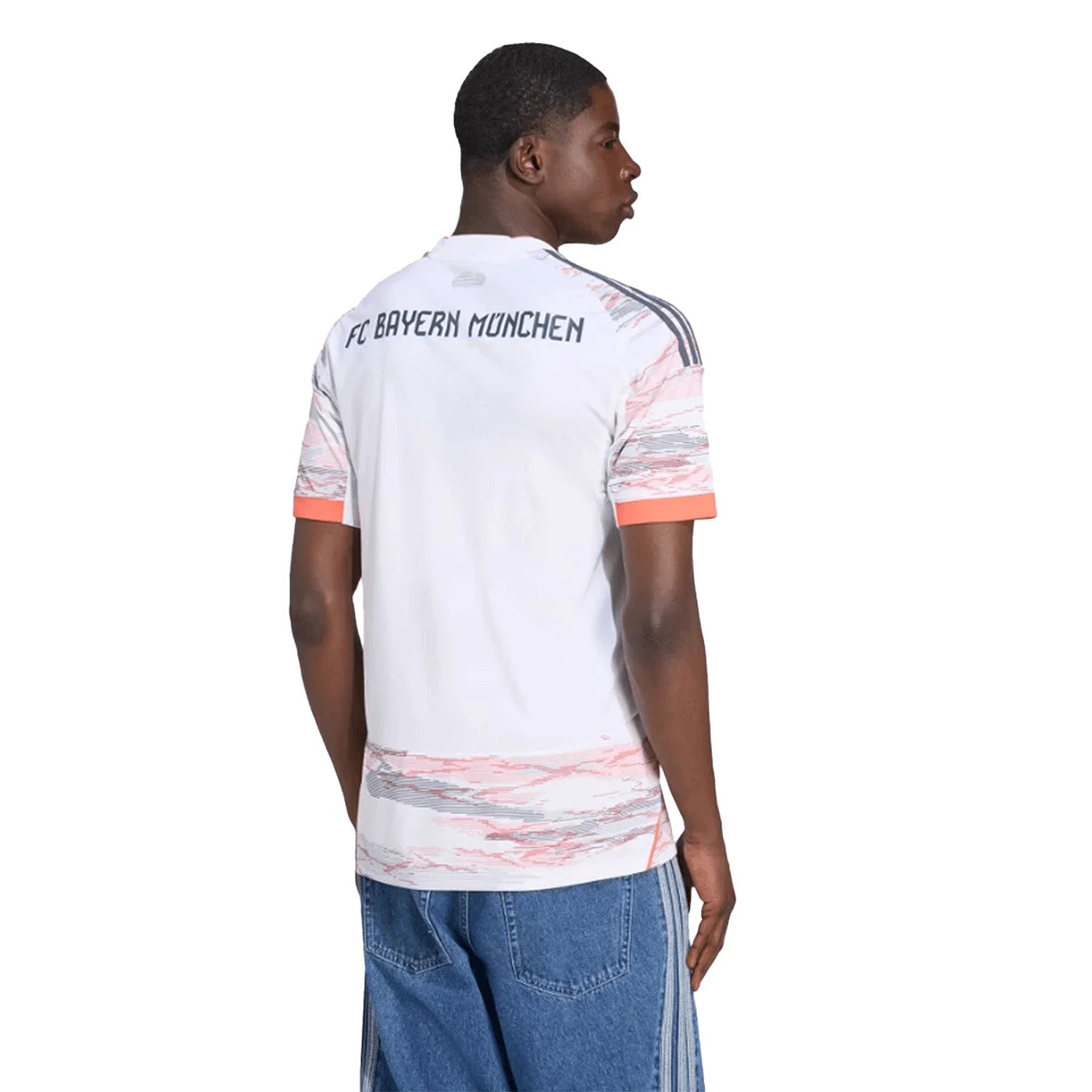 bayern-munich-away-2025-26-back.webp