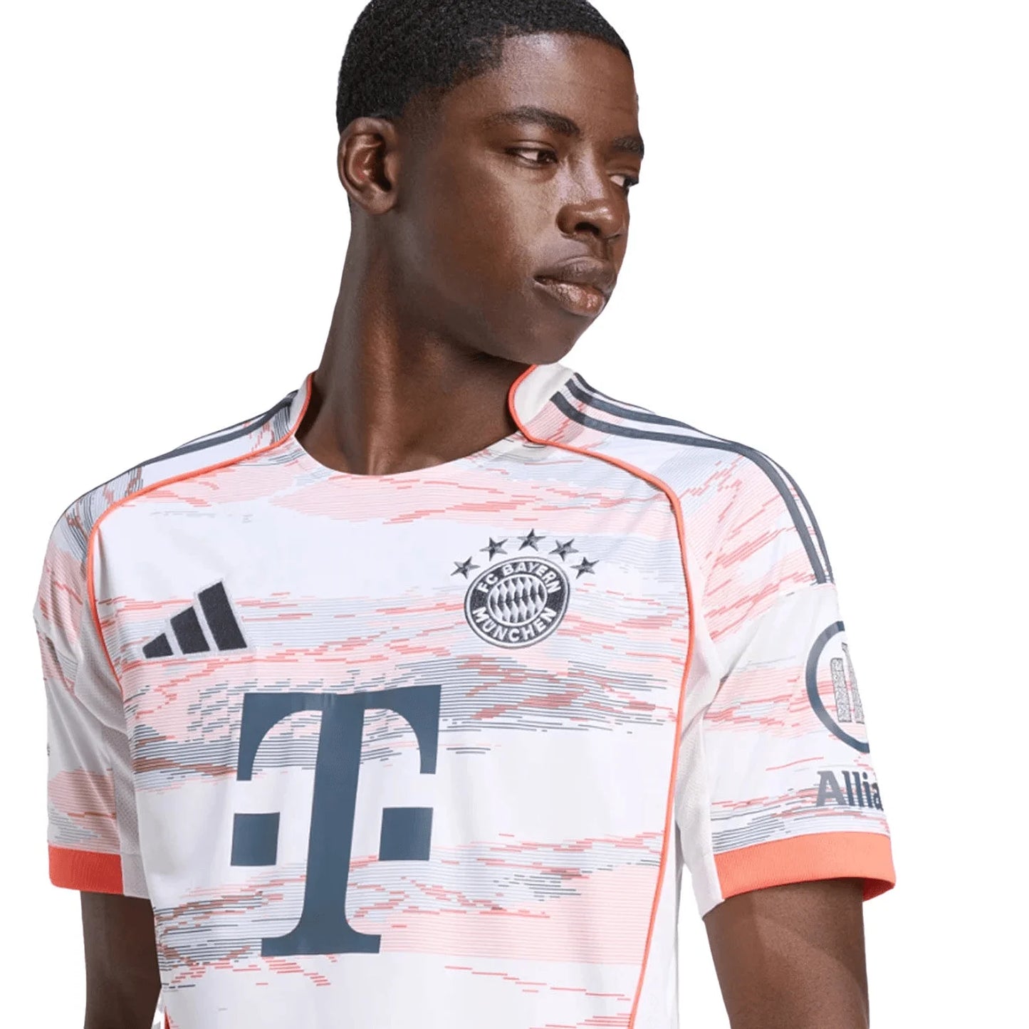 bayern-munich-away-2025-26-detail.webp