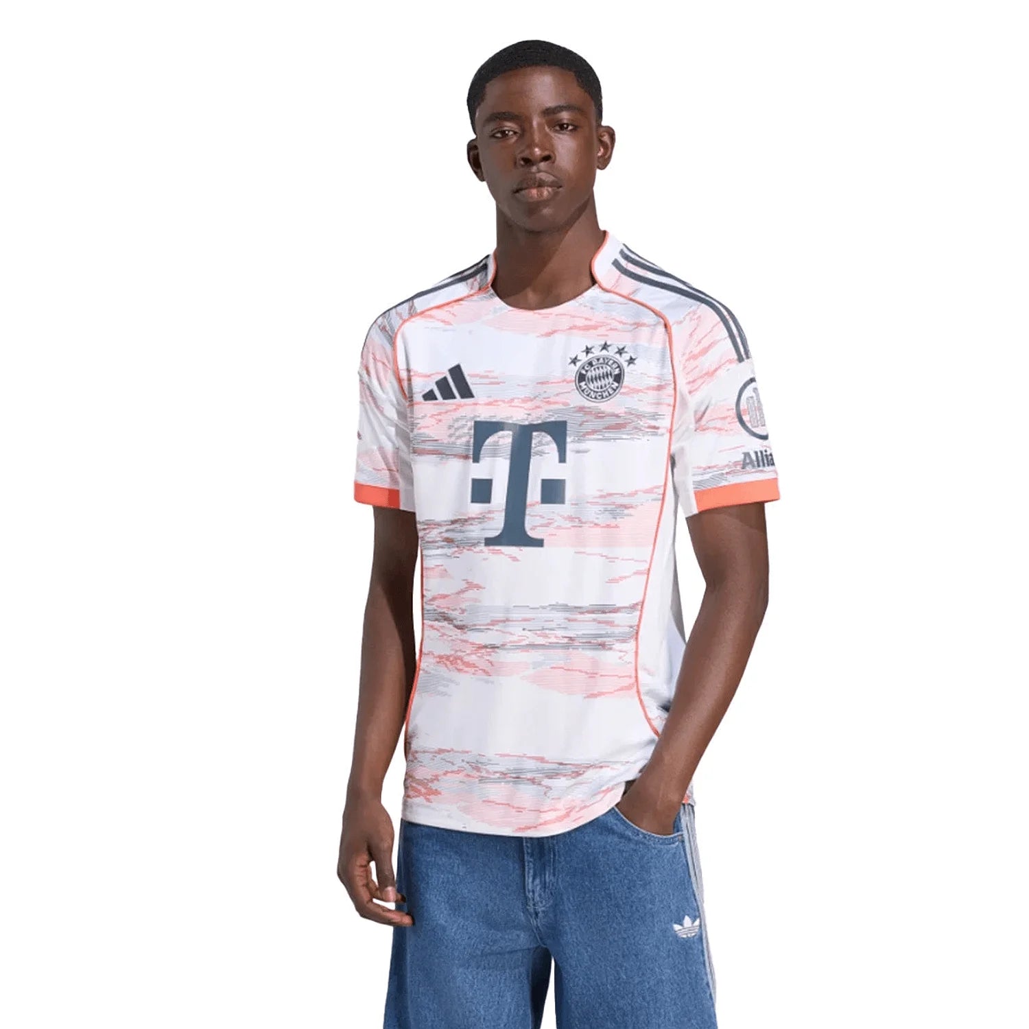 bayern-munich-away-2025-26-front.webp
