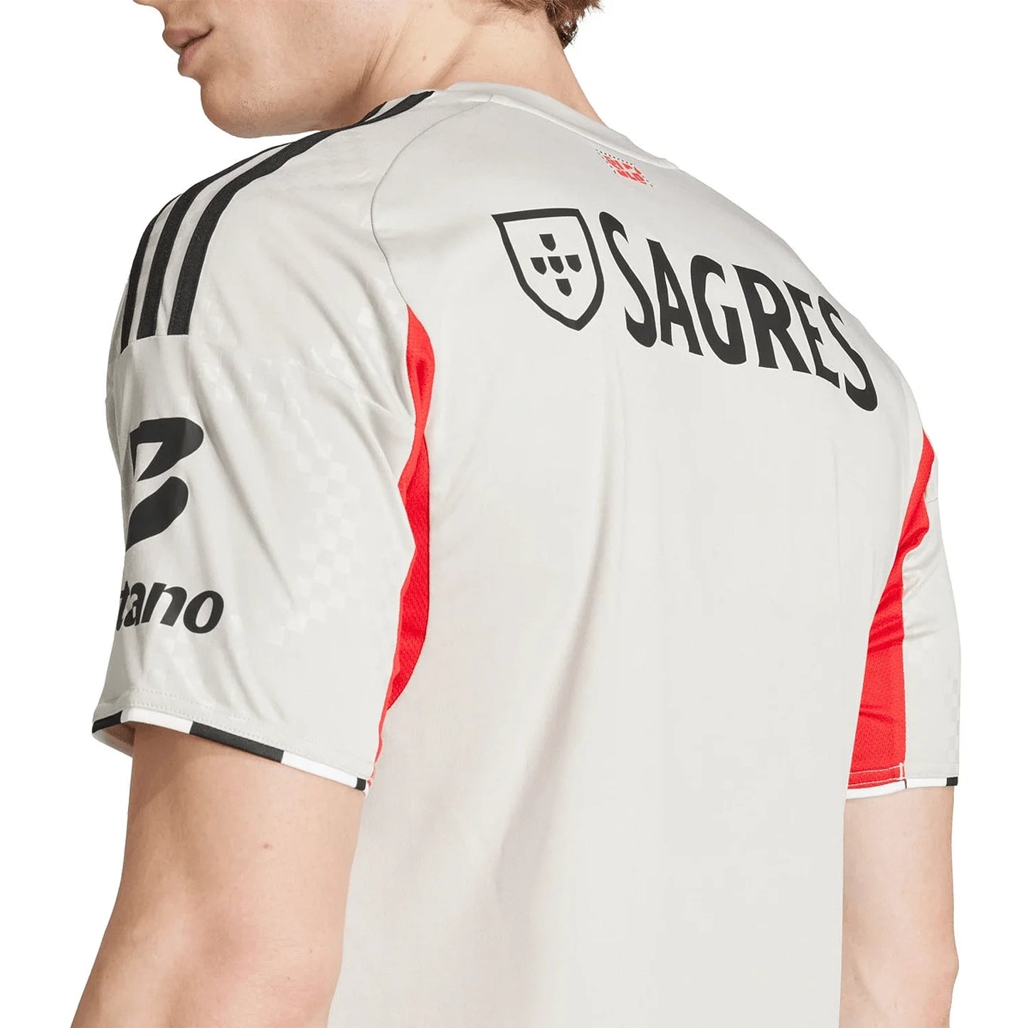 benfica-away-2025-26-side.webp