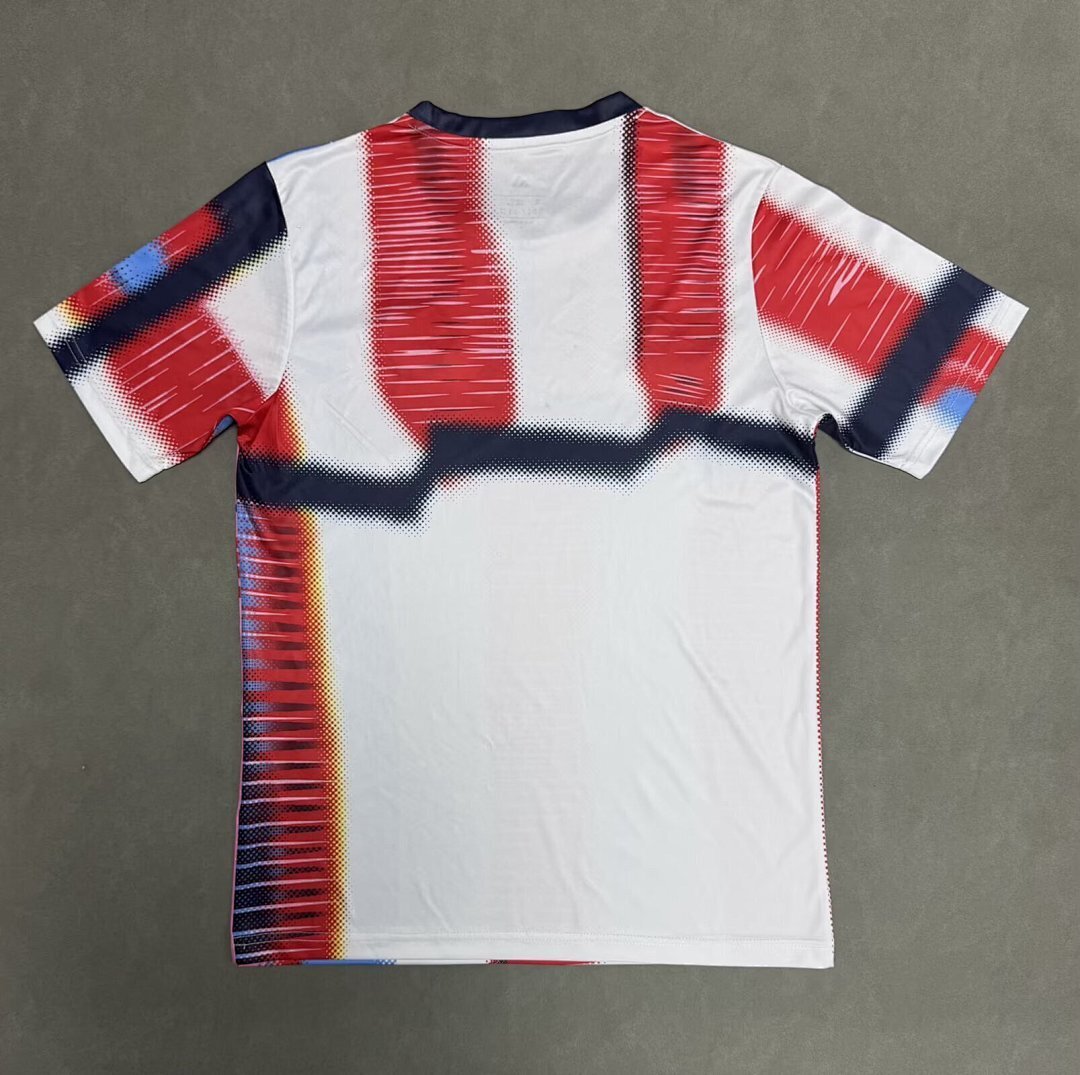 Maillot Bayern Munich Entrainement 2026/2027 Version Fans — Maillot de football