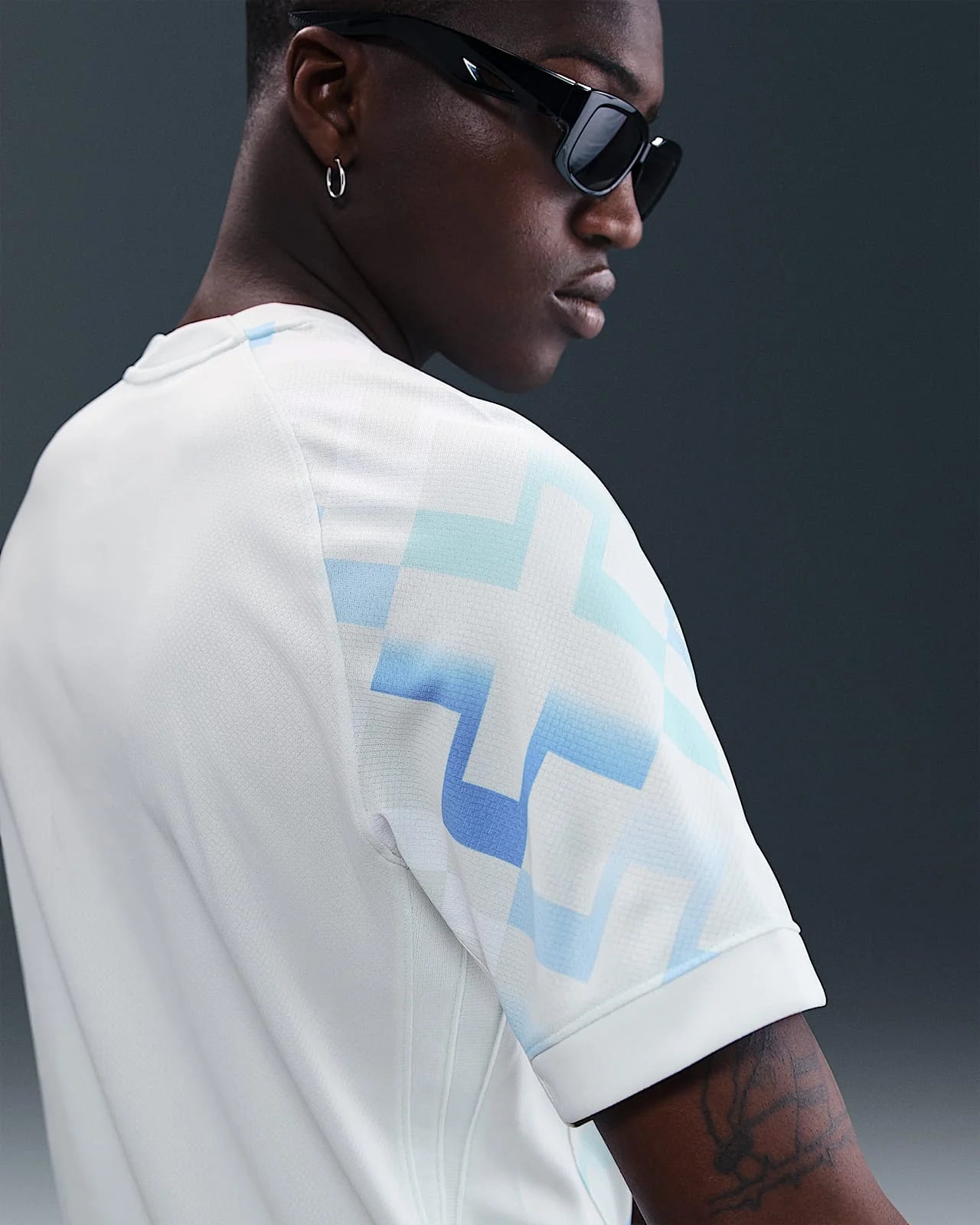 inter-milan-away-2025-26-back.webp