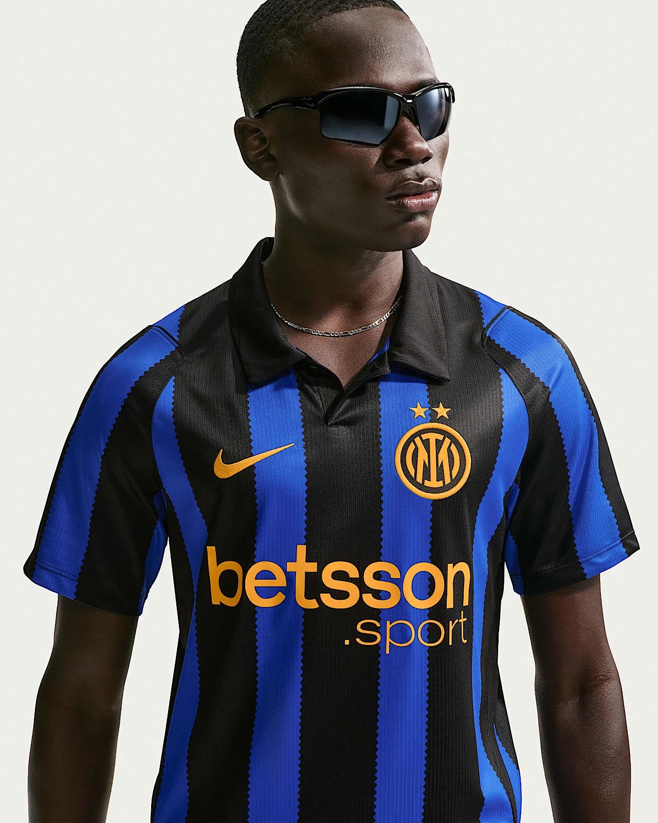 inter-milan-home-2025-26-detail.webp