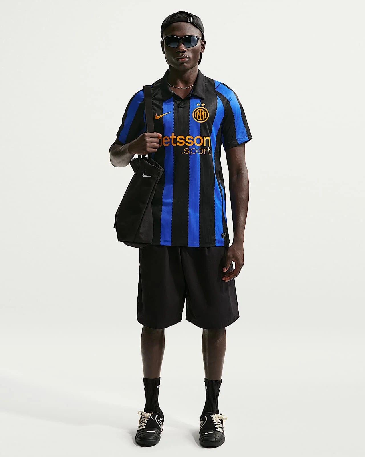 inter-milan-home-2025-26-side.webp