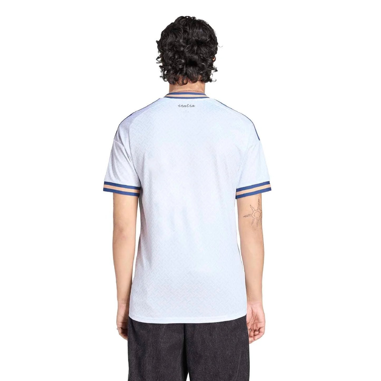 italie-away-2025-26-side.webp
