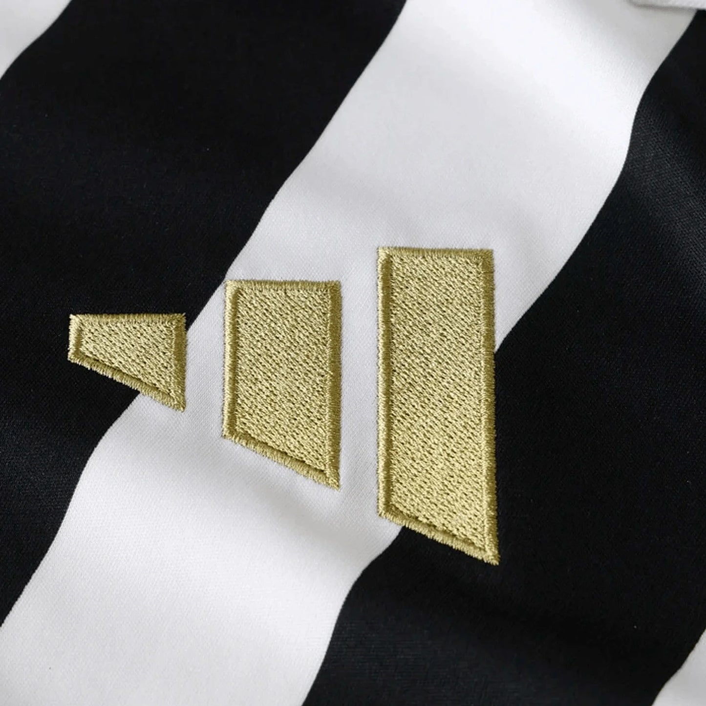 juventus-home-2025-26-img-6.webp