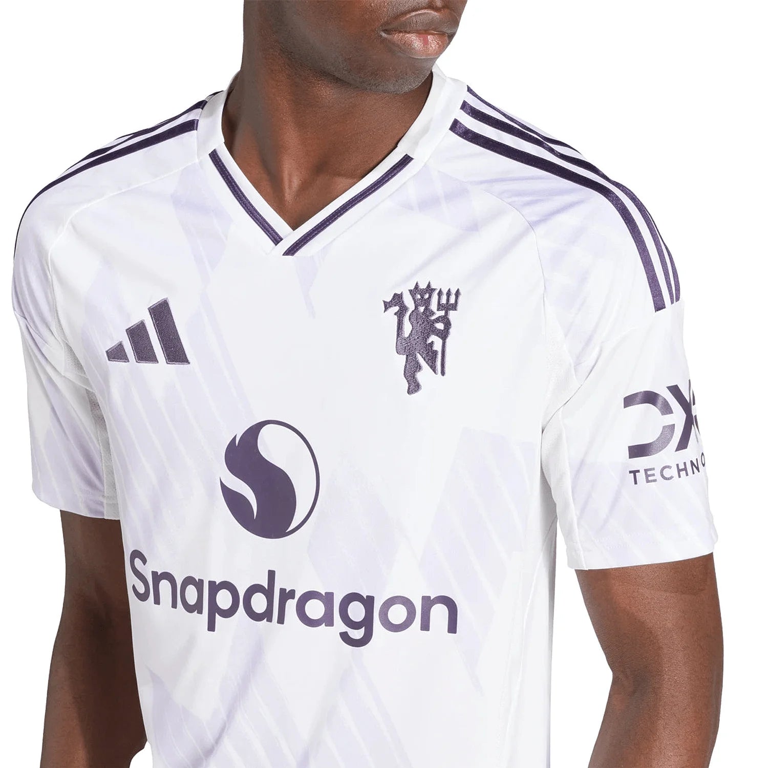manchester-united-away-2025-26-detail.webp
