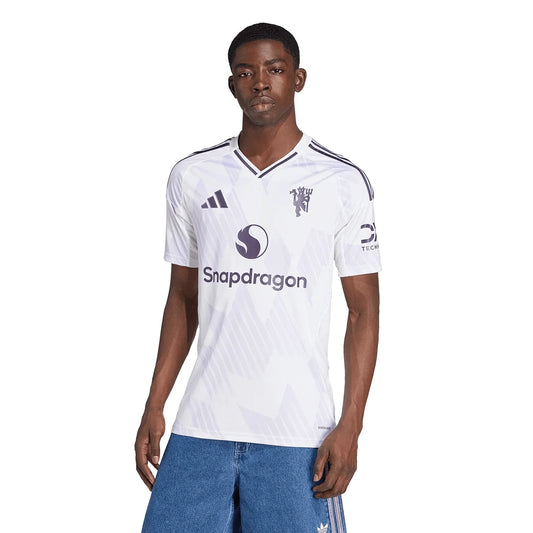 manchester-united-away-2025-26-front.webp