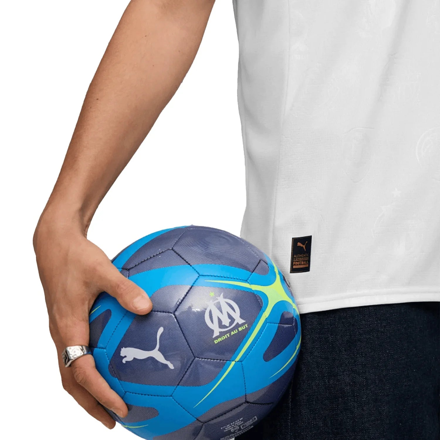 olympique-de-marseille-home-2025-26-detail.webp