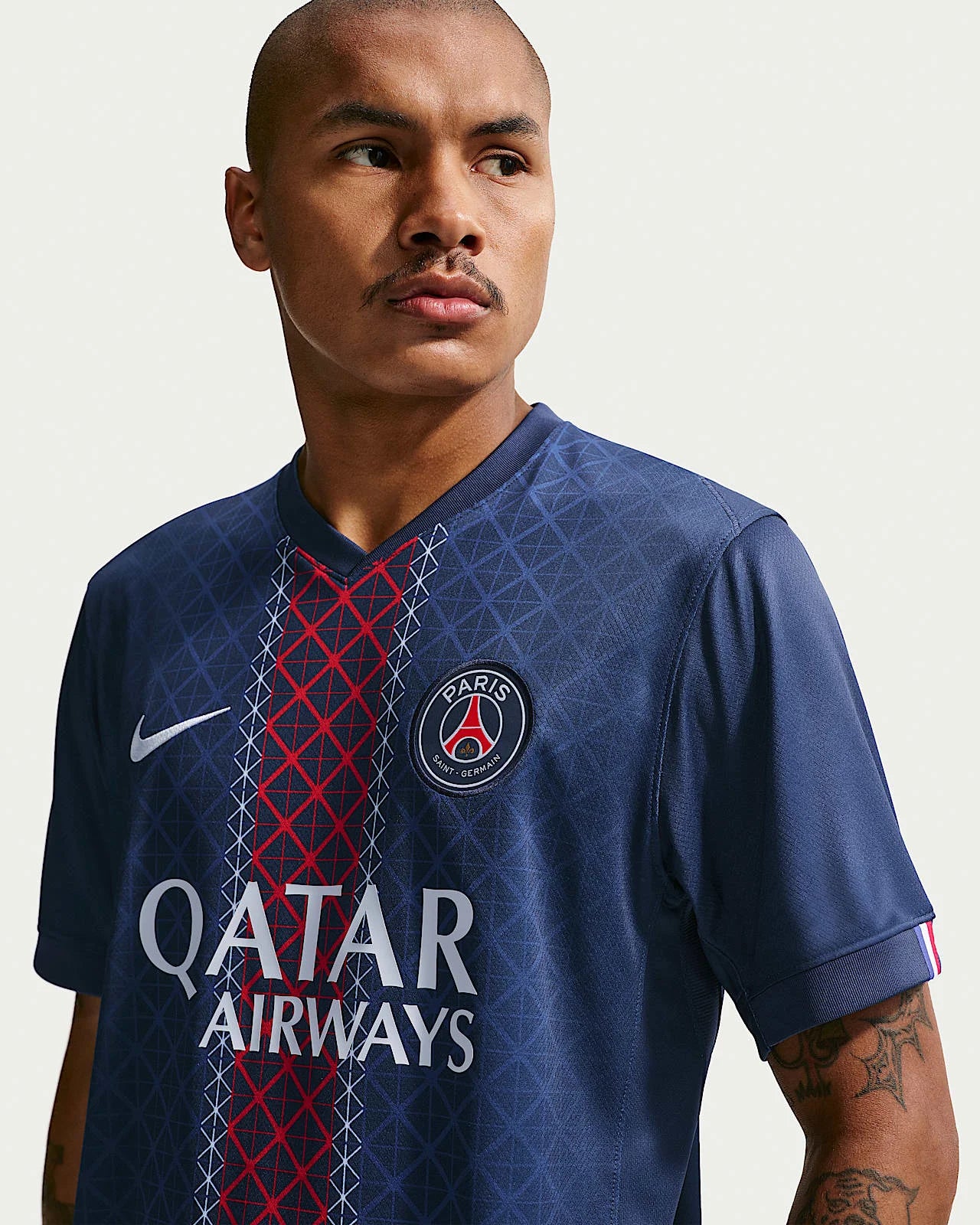 paris-saint-germain-home-2025-26-detail.webp