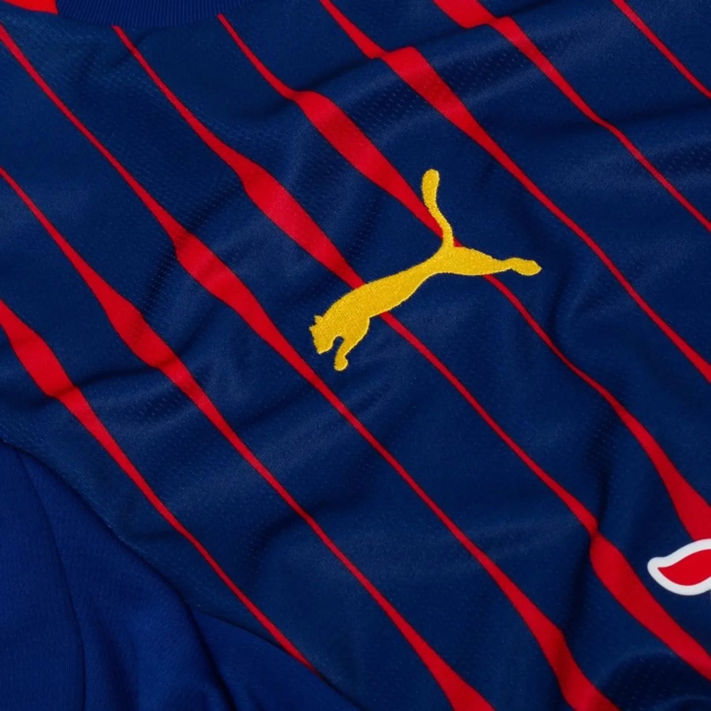 rb-leipzig-away-2025-26-side.webp