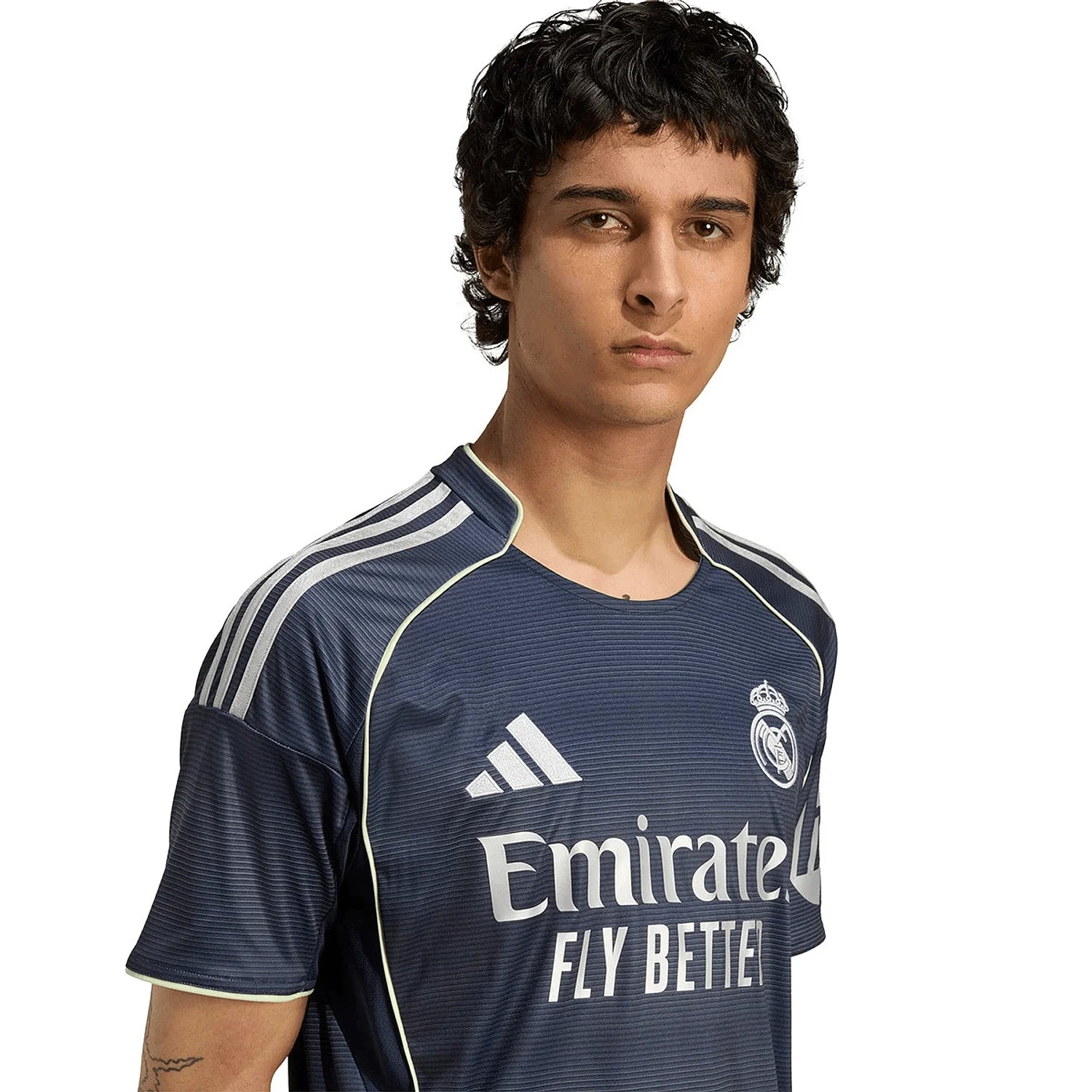real-madrid-away-2025-26-detail.webp