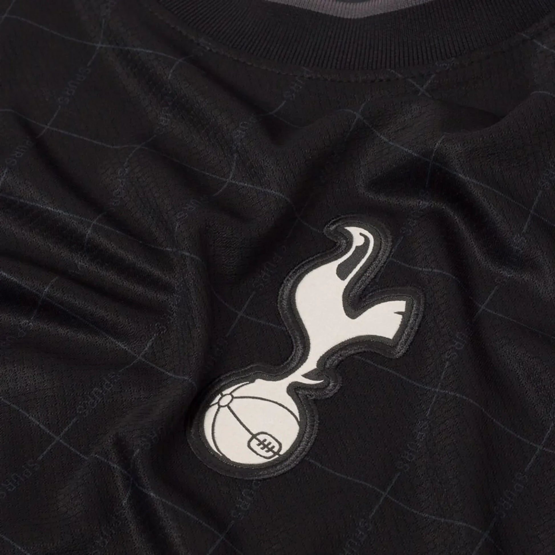 tottenham-hotspur-away-2025-26-detail.webp