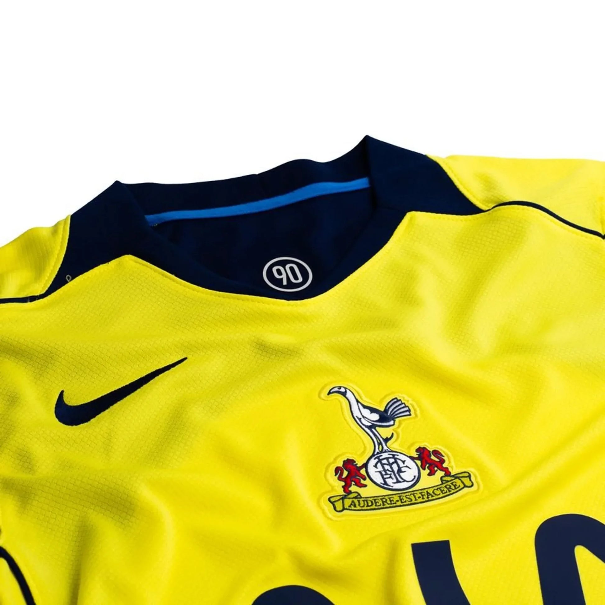 tottenham-hotspur-third-2025-26-detail.webp